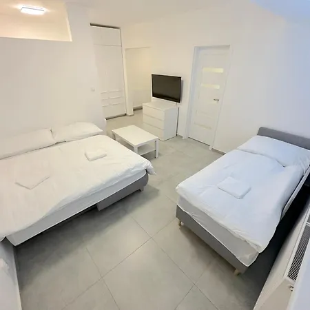 Krasny - Perfektny V Novom Meste براتسيلافا